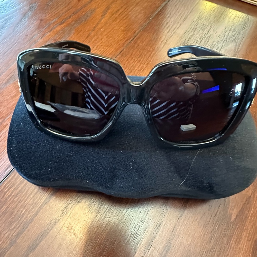 Brand new and never worn Gucci Sunglasses.